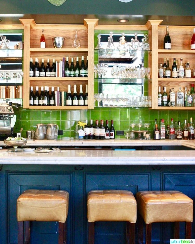 Bread and Butterfly interior