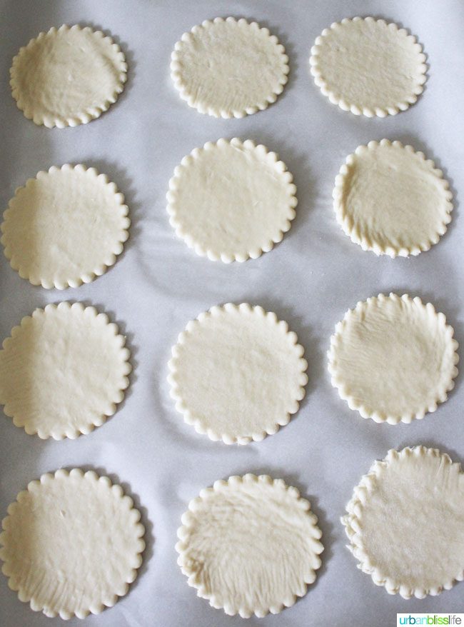 puff pastry cirlces