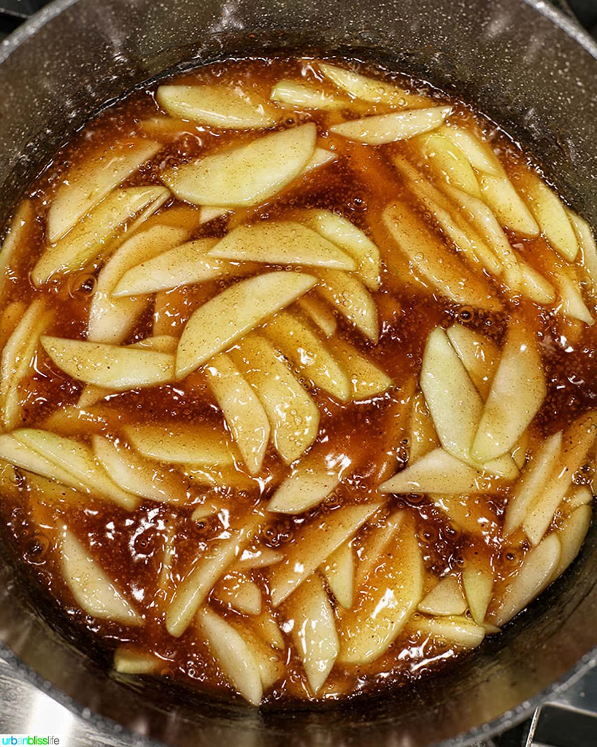 apple pie filling in pan