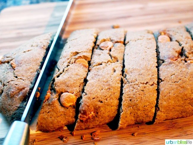 slicing biscotti