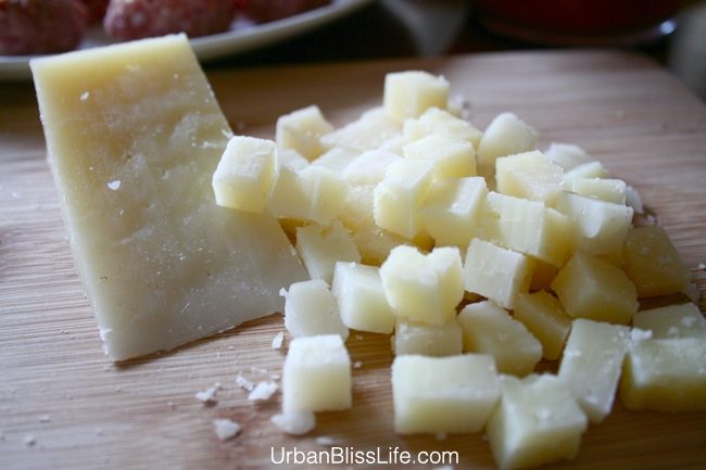 Manchego Stuffed Spanish Meatballs 02