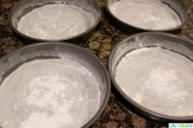powdered cake pans