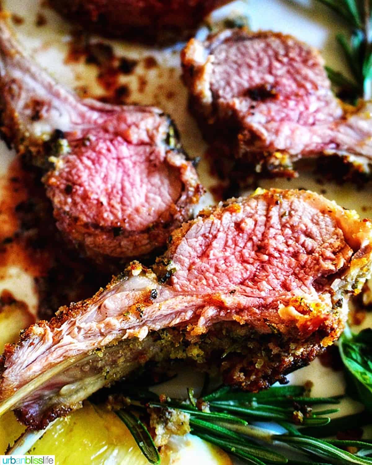 roasted rack of lamb sliced
