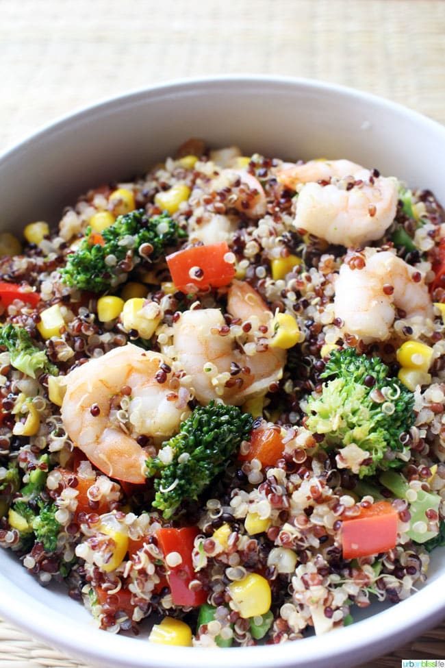 Shrimp Quinoa Bowl with Mixed Veggies recipe on UrbanBlissLife.com