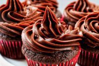 Velvet Chocolate Fudge Cupcakes
