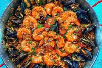 Effortless Seafood Paella: A Culinary Adventure