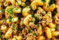 Creamy Dairy-Free Cheeseburger Mac Skillet