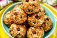 Chewy Peanut Butter Chocolate Chip Oat Bites