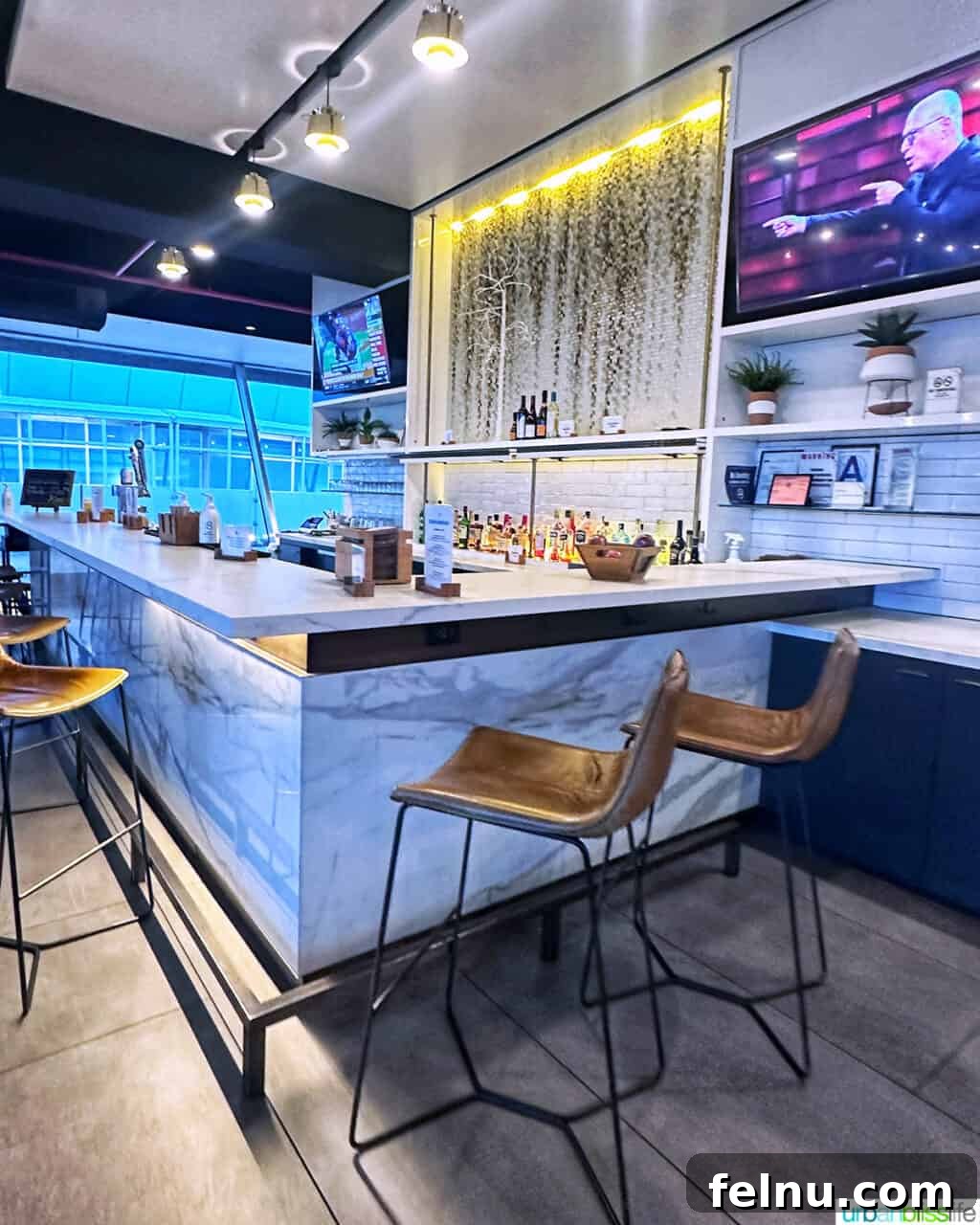 Four-Day New York City Getaway 39 Alaska Airlines Lounge at JFK Airport Bar