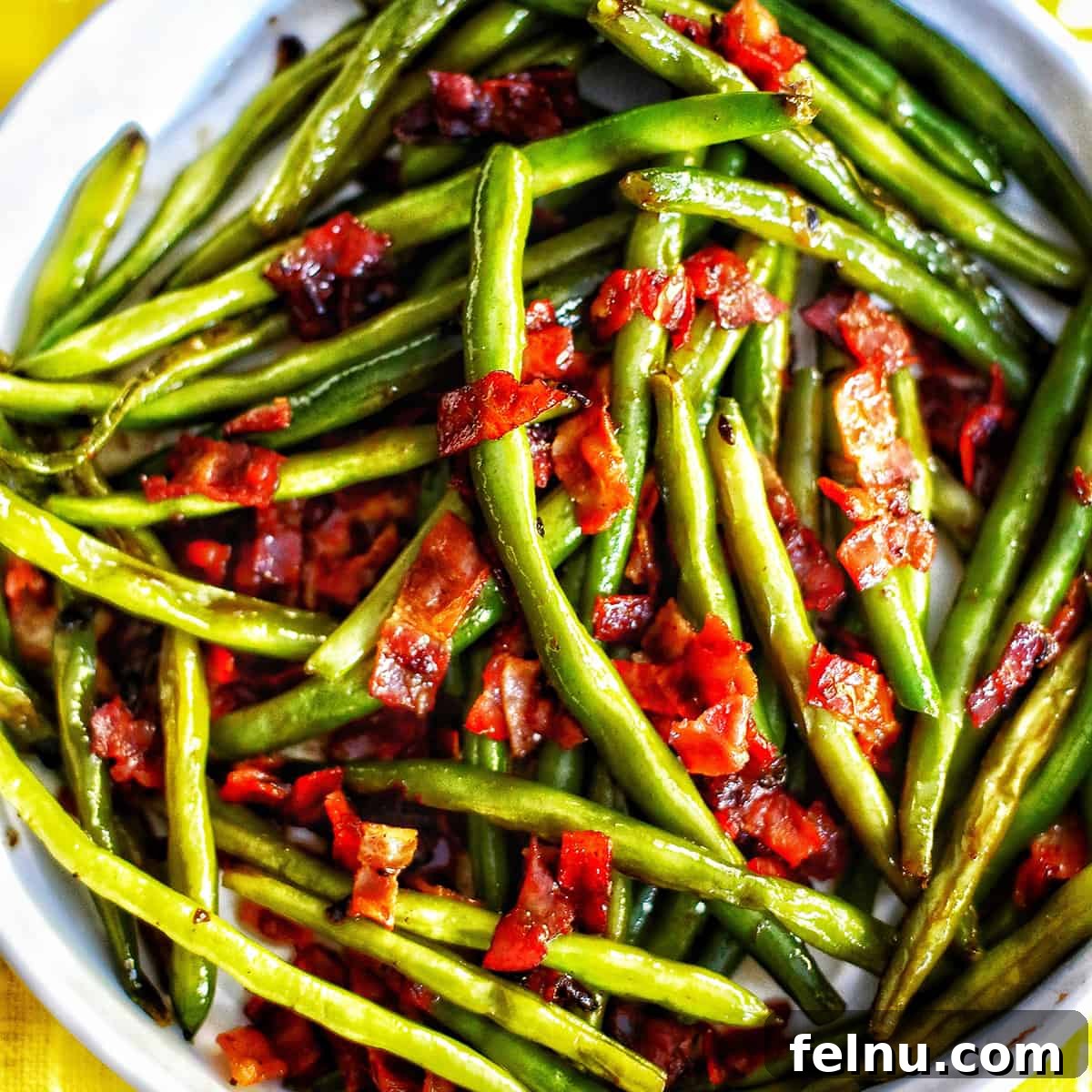 Green Beans with Bacon and Shallots - A Crunchy and Dairy-Free Side Dish