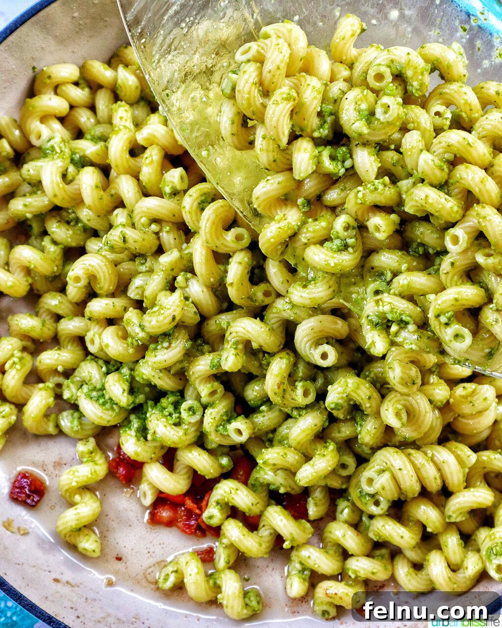 Bacon Pesto Pasta Delight 13 Finished bacon pesto pasta