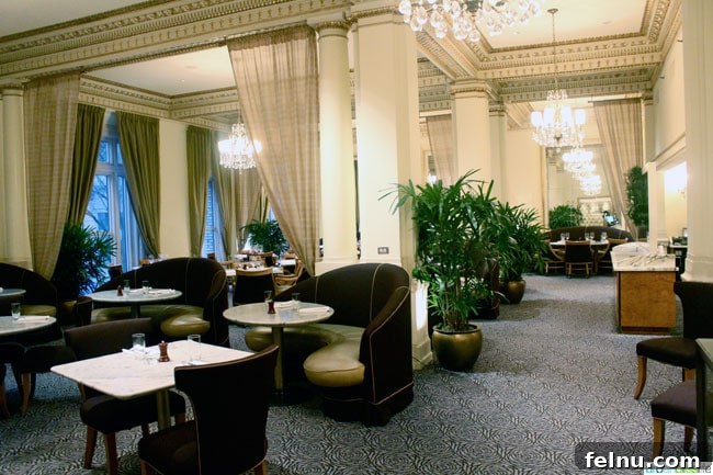 Hotel deLuxe Your Luxury Destination in Downtown Portland 6 Hotel deLuxe Portland, Oregon - Gracie's Restaurant Dining Area