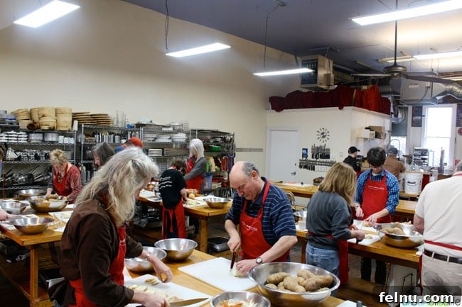 Portland Culinary Workshop
The Rose City Culinary Collective 2 Portland Culinary Workshop Knife Techniques Group