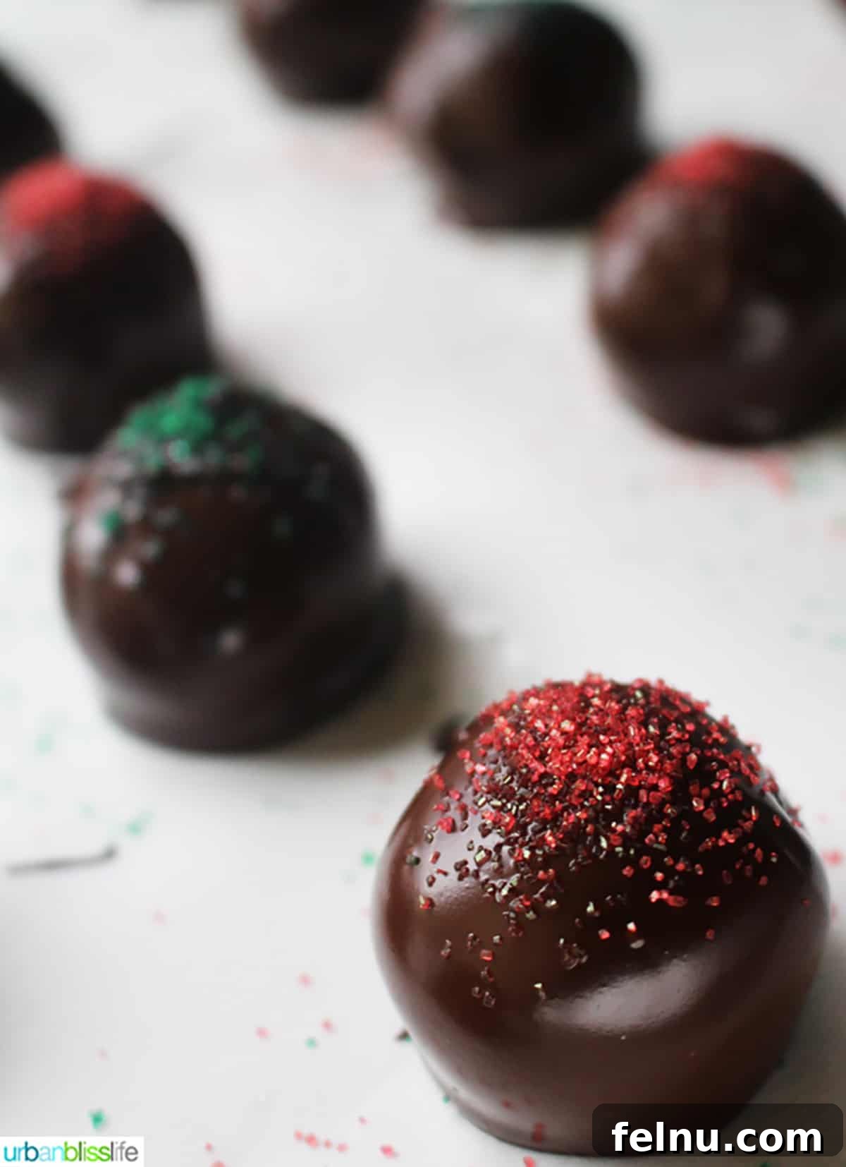 Oreo Dream Bites 2 No-Bake Oreo Balls with Festive Sprinkles