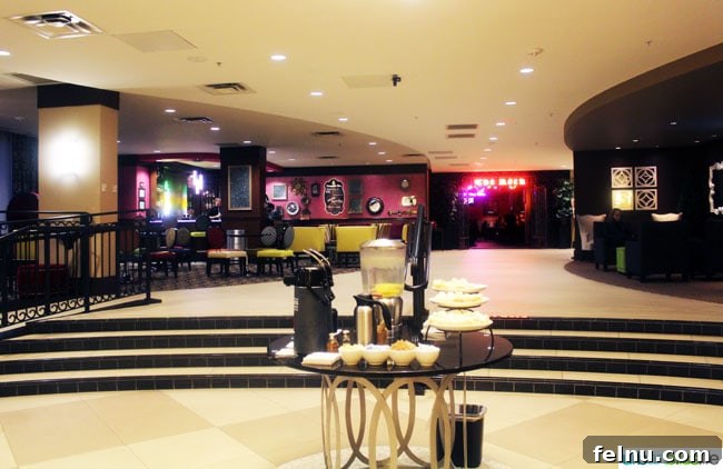 A comfortable seating area in the lobby of The Maxwell Hotel Seattle, perfect for socializing or relaxing.