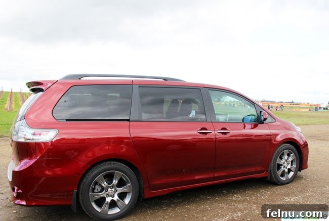 2016 Toyota Sienna: An In-Depth Look 3 2016 Toyota Sienna exterior styling