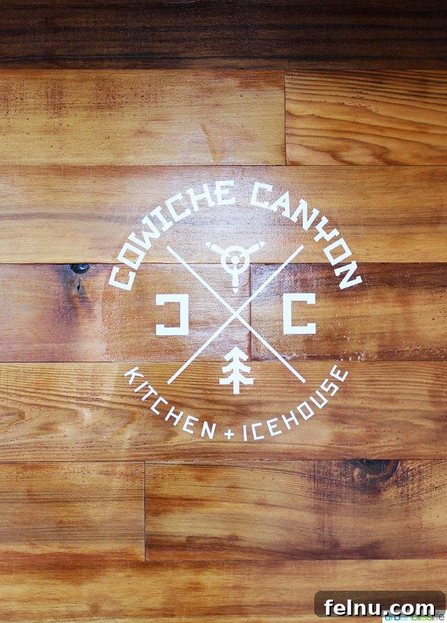 Yakima'da Yemek Yenecek Yerler, Washington: Cowiche Kanyonu Cowiche Canyon Culinary Delights: A Yakima Dining Guide 4 Cowiche Canyon Restaurant Logo: A Blend of Classic and Modern