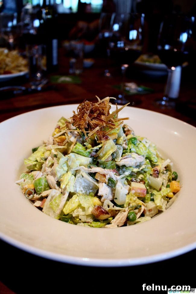 Yakima'da Yemek Yenecek Yerler, Washington: Cowiche Kanyonu Cowiche Canyon Culinary Delights: A Yakima Dining Guide 10 Lateral A Rotisserie Chicken Salad: A Hearty and Flavorful Salad