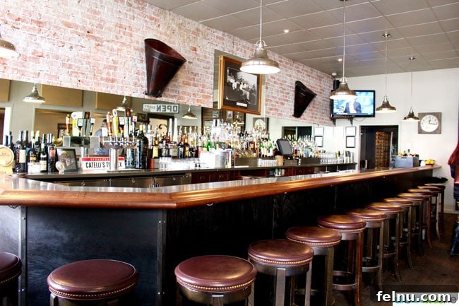 Catelli's Restaurant Guide in Geyserville, CA 6 Catelli's Bar Area: A Relaxed Spot for Wine and Appetizers