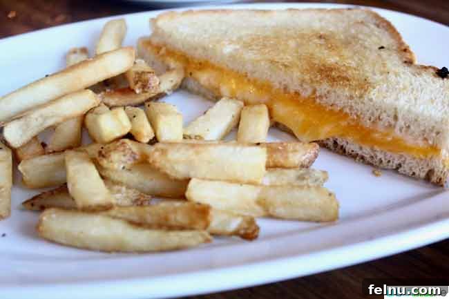 Sisters Saloon, Oregon: A Taste of the Wild West 10 Grilled cheese at Sisters Saloon