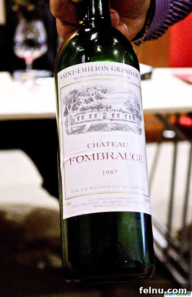 Wine Tasting Experiences at Fullerton Wines 9 Aged Red Wine: Exploring the Depth and Complexity of Time