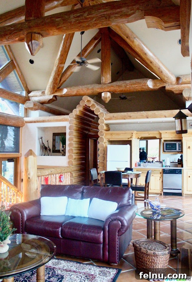 Basel Cellars (Kapalı) Defunct Wineries: Basel Cellars 16 Cabana interior at Yellowhawk Resort