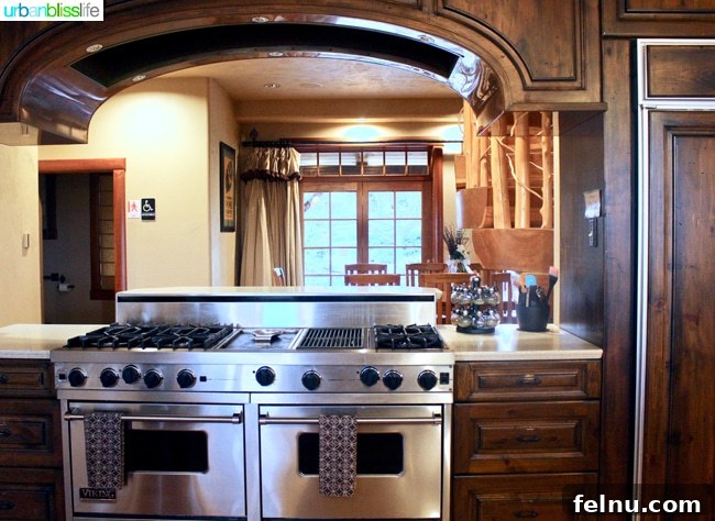 Basel Cellars (Kapalı) Defunct Wineries: Basel Cellars 10 Kitchen at Yellowhawk Resort