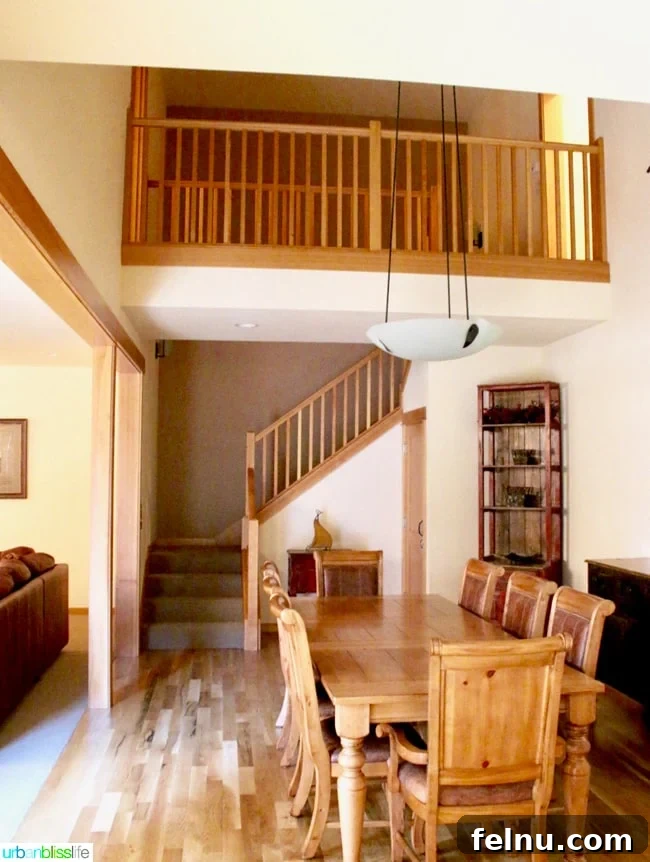 Aşağıdaki potansiyel özgün başlık: Family Getaway: Top 5 Tips for Booking the Perfect Vacation Rental 10 Dining room in a vacation rental property