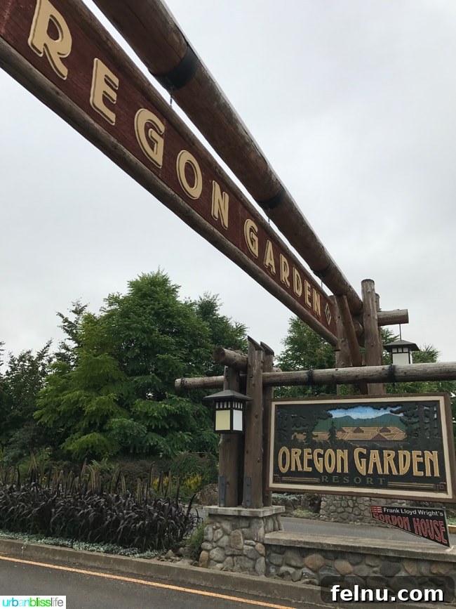 Oregon Garden Resort: A Tranquil Escape 3 Oregon Garden Resort Entrance