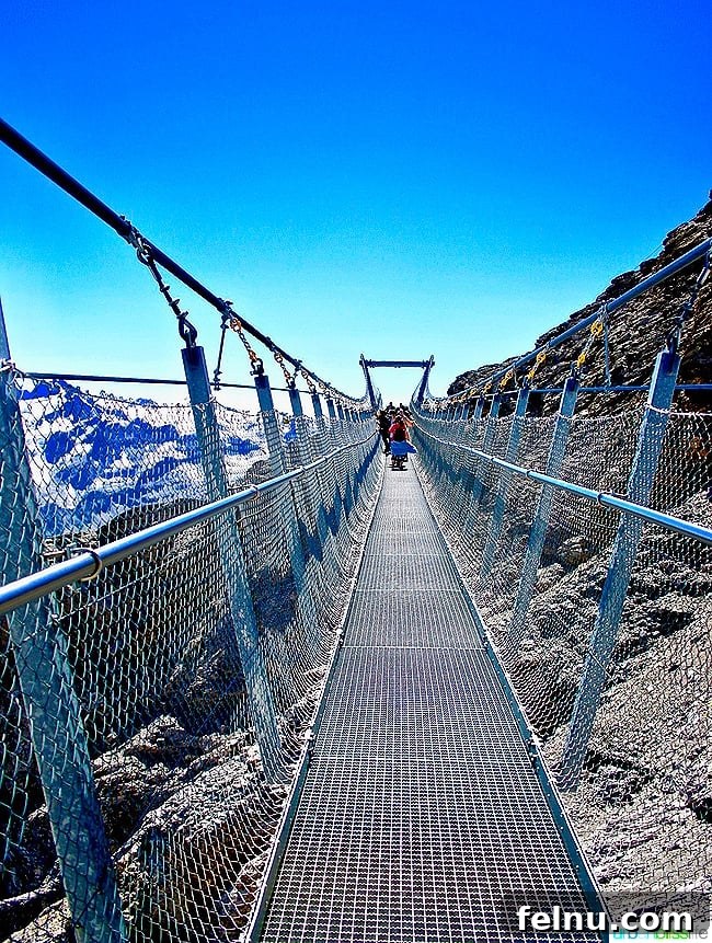 Titlis Peak: An Alpine Daydream 16 Europe's Highest Suspension Bridge: The Mount Titlis Cliff Walk