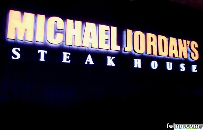 Michael Jordan's Steak House restaurant review on UrbanBlissLife.com