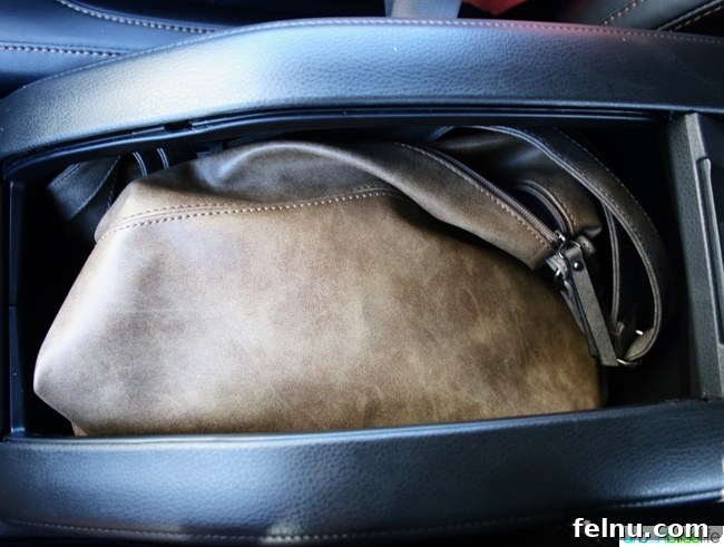 2017 Toyota Highlander Hybrid Center Console