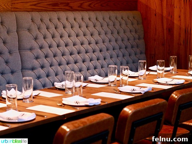 Tanner Creek Tavern: Pearl District Urban Hearth 4 Tanner Creek Tavern Portland, Oregon restaurant review highlighting comfortable booth seating, ideal for intimate dining.