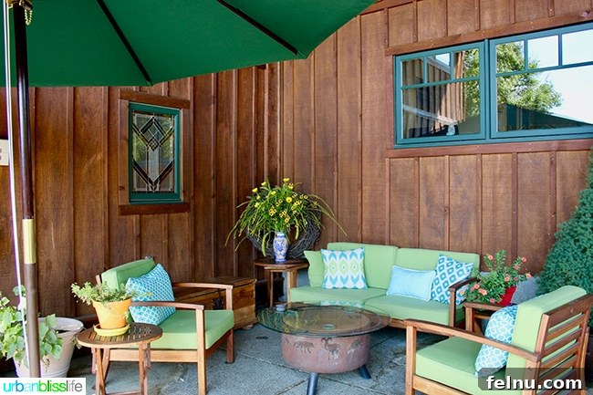 Wooldridge Creek: A Taste of Oregon's Applegate Valley 5 Relax and enjoy the outdoor seating at Wooldridge Creek Winery in Grants Pass, Oregon, surrounded by stunning views.