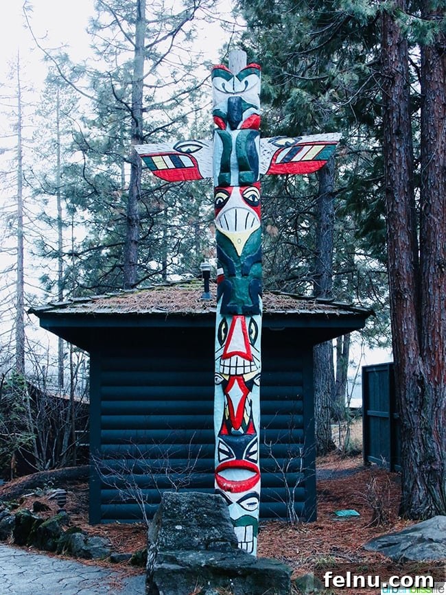 The Suttle Lodge: A Tranquil Escape in the Heart of Oregon
Tranquil Hideaway: The Suttle Lodge Experience 23 Totem pole at Suttle Lodge in Sisters, Oregon