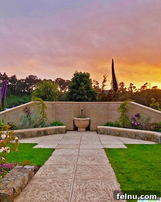 Noyo Harbor Inn: Your Coastal Escape in Fort Bragg 3 Exterior garden of Noyo Harbor Inn, Fort Bragg, California
