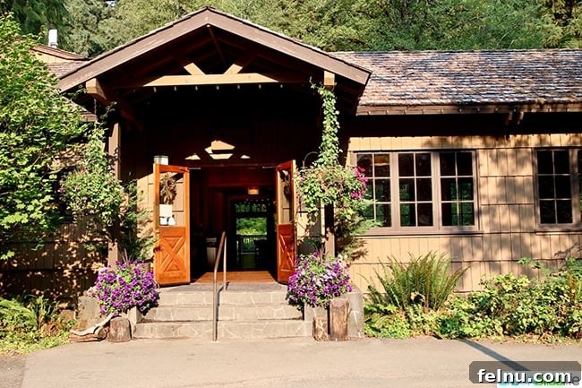 Your Oregon Cabin Getaway at Silver Falls Lodge 10 Spacious and inviting dining hall at Silver Falls Lodge