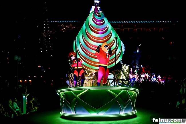 Pixar Pier: A Slice of Animation Magic 12 Disneyland Pixar Pier Parade The Incredibles