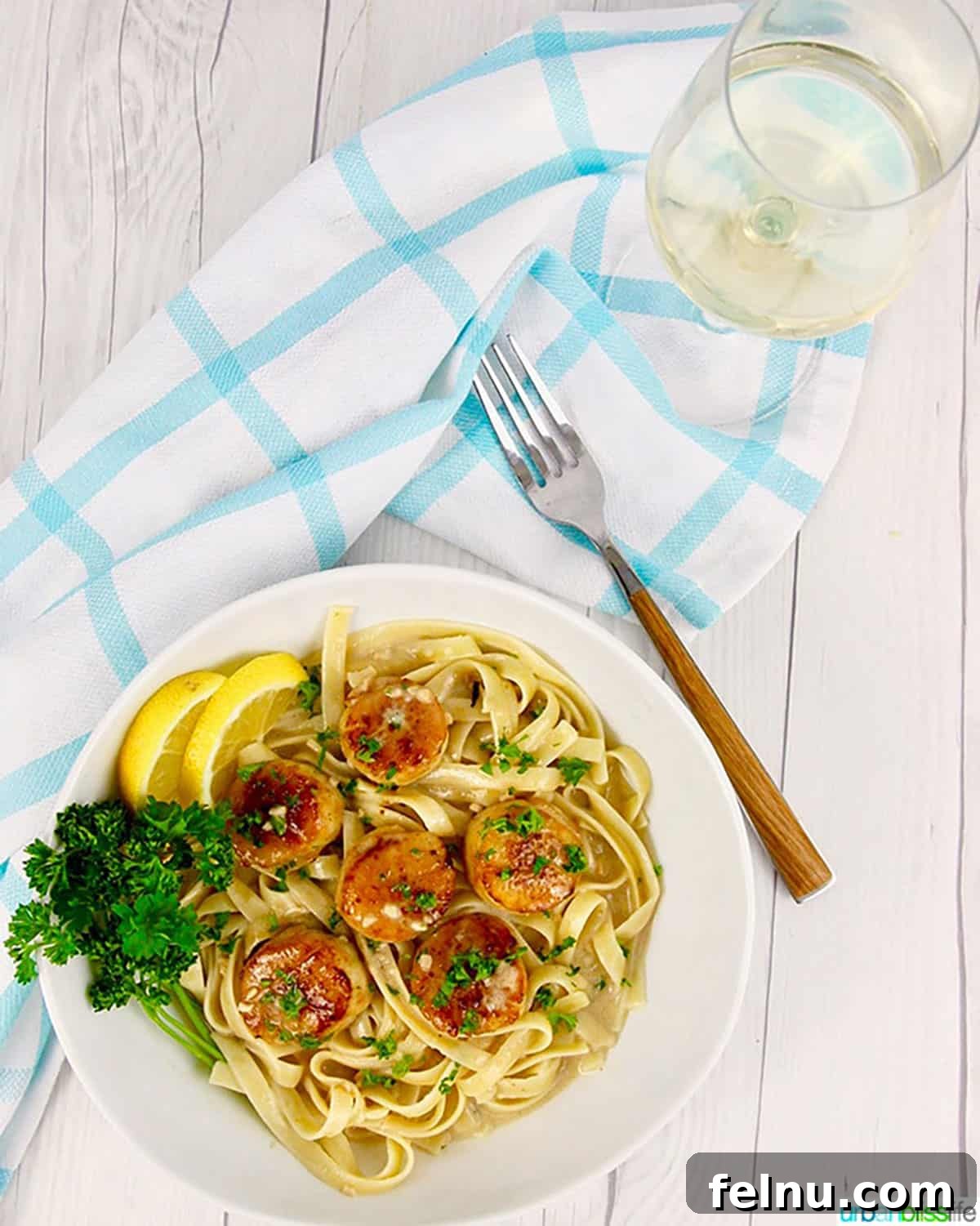 Lemon Garlic Scallop Pasta Dairy-Free Zesty Scallop Pasta: A Dairy-Free Delight 11 Lemon garlic scallop pasta with white wine