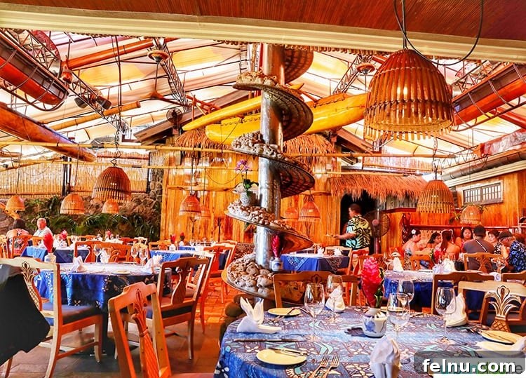 Best places to eat in Maui: Interior of Mama's Fish House in Maui