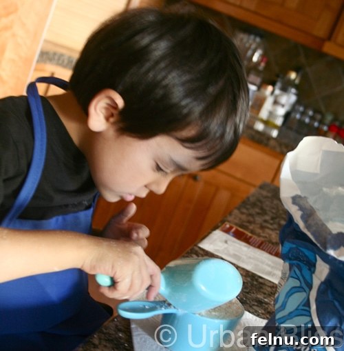 Top 10 Things Kids Can Do in the Kitchen - measuring dry ingredients