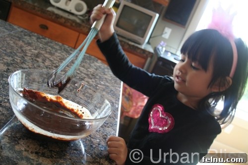 Top 10 Things Kids Can Do in the Kitchen - mix