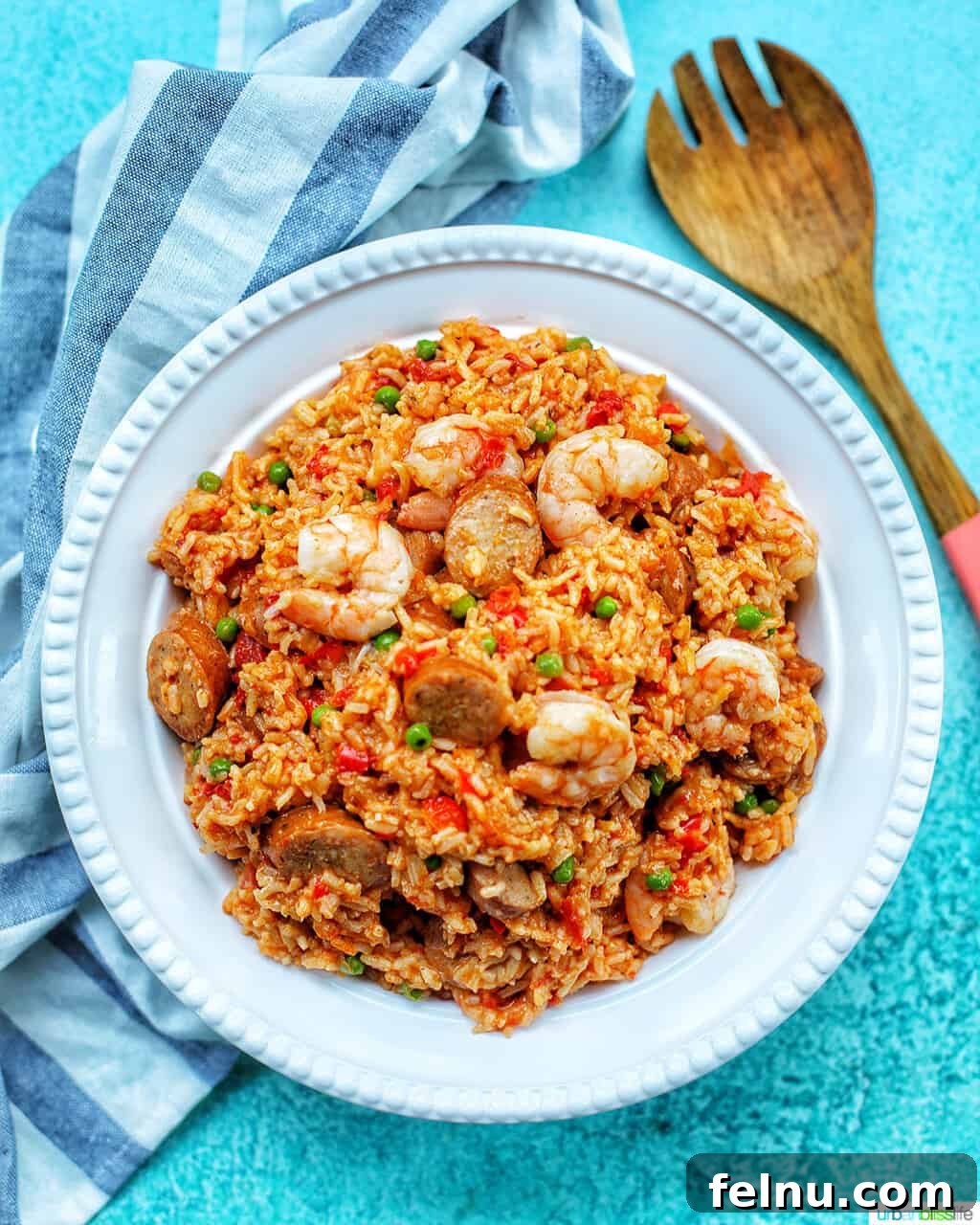 Seafood Jambalaya: A Ninja Foodi Delight 9 A beautifully presented bowl of seafood jambalaya, ready to be enjoyed.