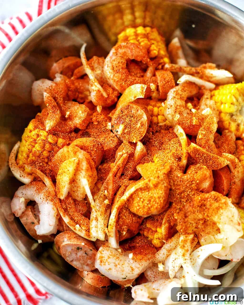 Folyoda Deniz Mahsulleri Şöleni 4 seasoned ingredients for low country seafood boil