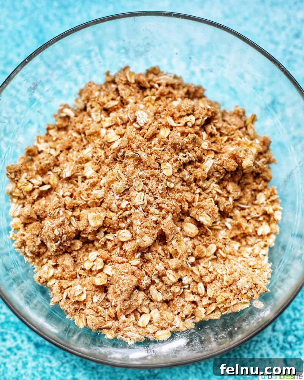 Autumn Spice Cheesecake Squares 15 Old fashioned oats in a bowl.