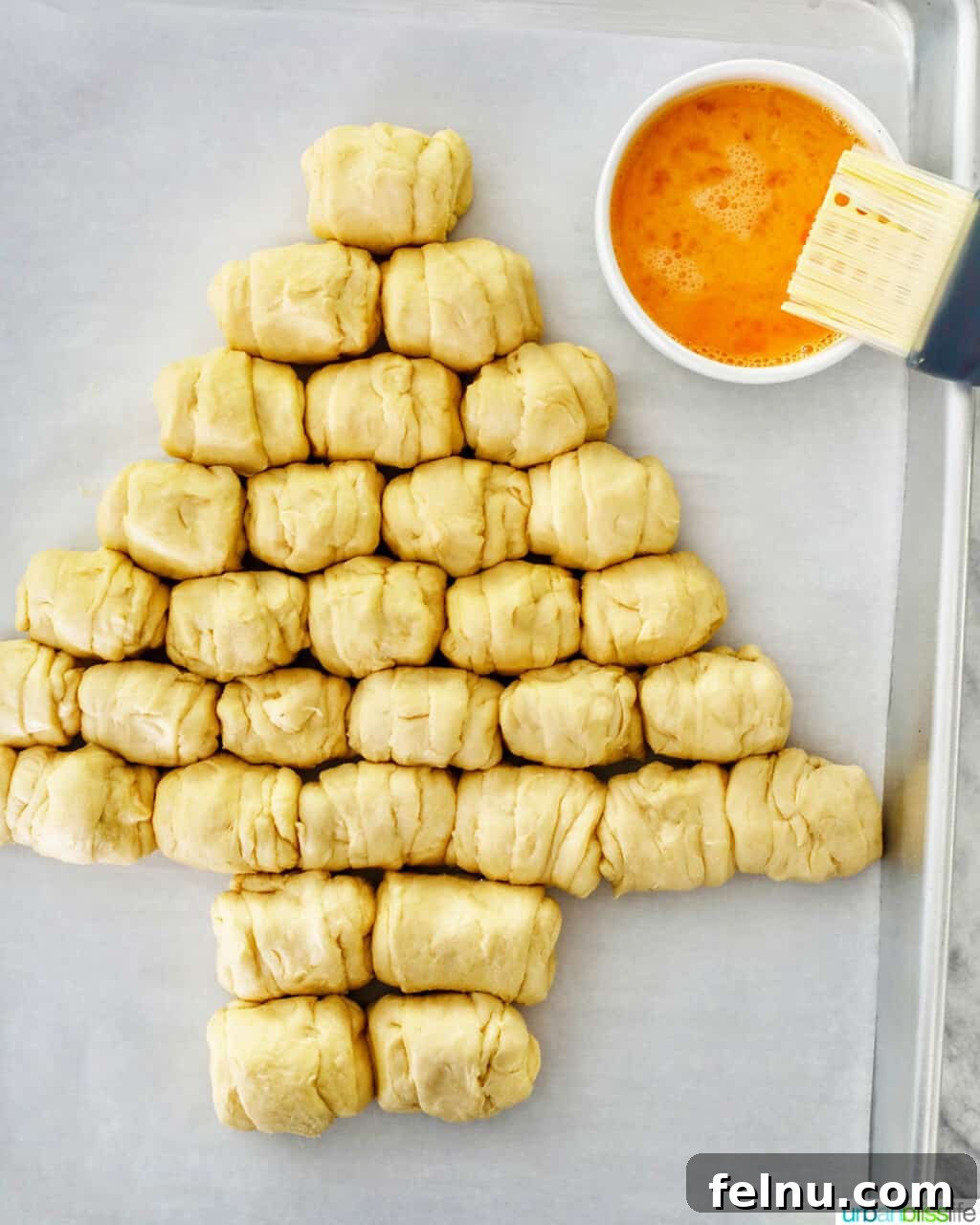 Christmas Tree Pull-Apart Bread
Festive Christmas Tree Bread 12 dough balls formed in shape of Christmas tree