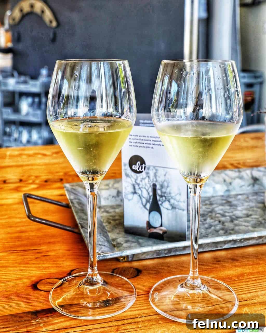 Sip Dundee Oregon Wine Country Guide 4 two glasses of Alit Wines Champagne