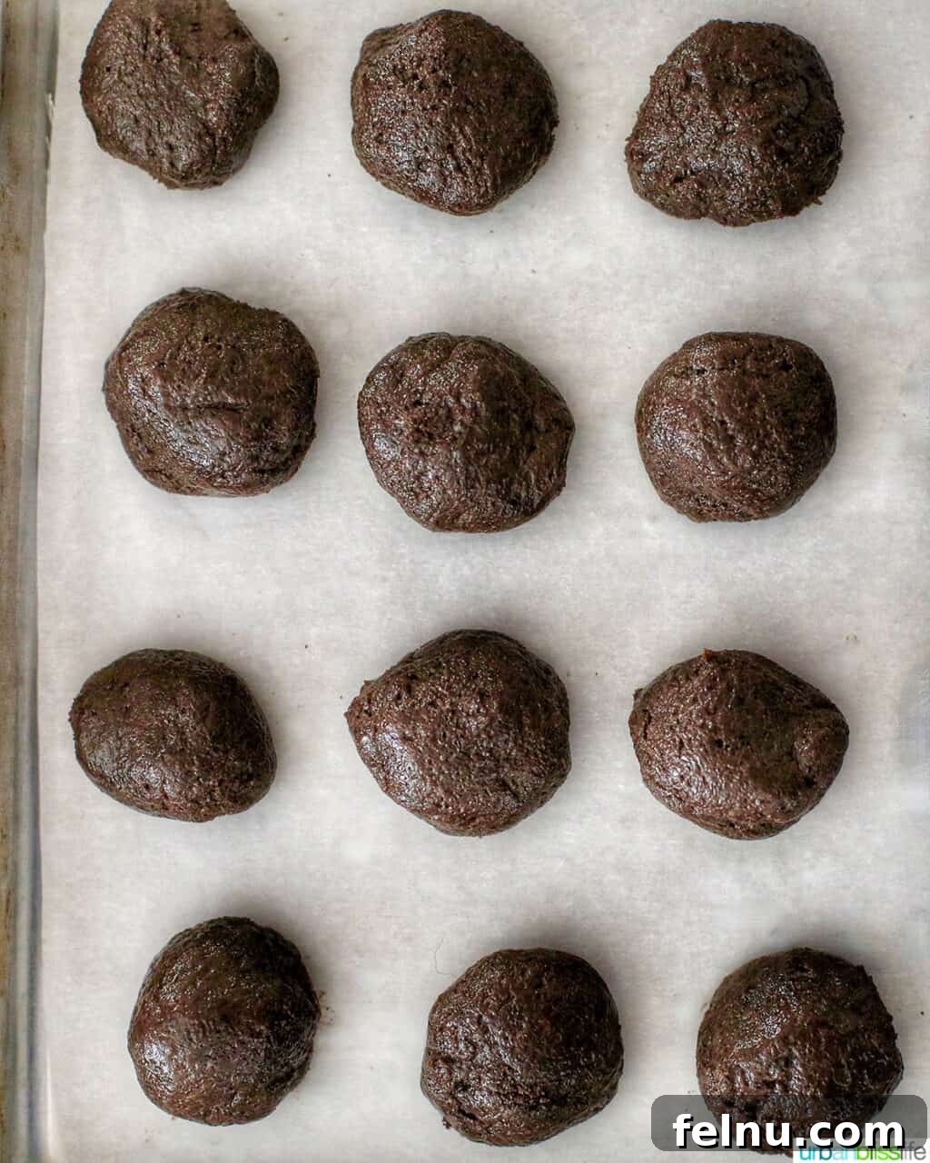 Mint Oreo Bliss Bites 14 Mint Oreo truffles without chocolate coating.