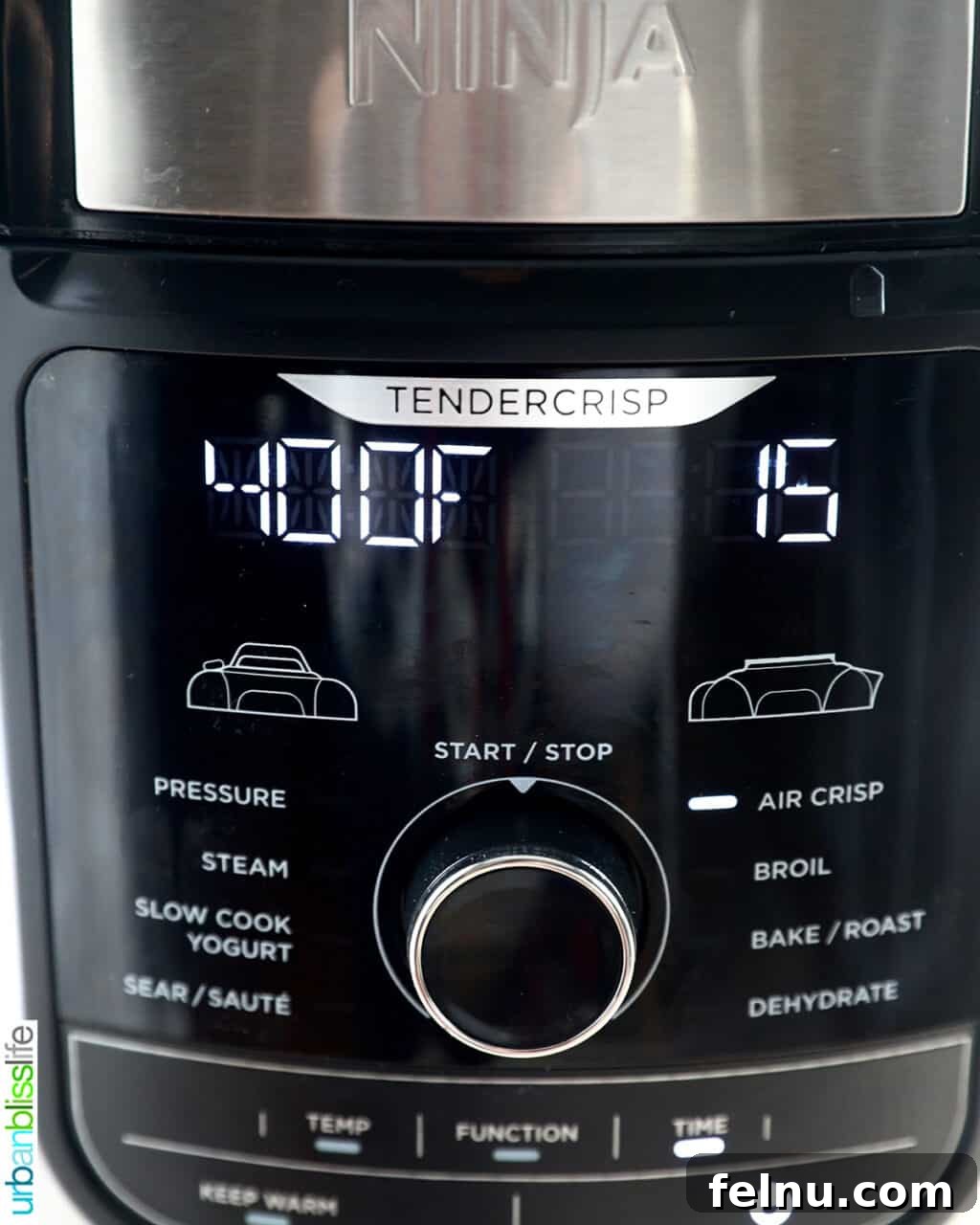 Fiery Air-Fried Cauliflower Poppers 15 Ninja Foodi Air Fryer display set to 400 degrees Fahrenheit for 15 minutes.