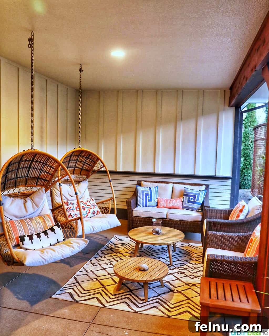 The Willamette Valley Hideaway 11 Seating area outside of The Setting Inn Willamette Valley